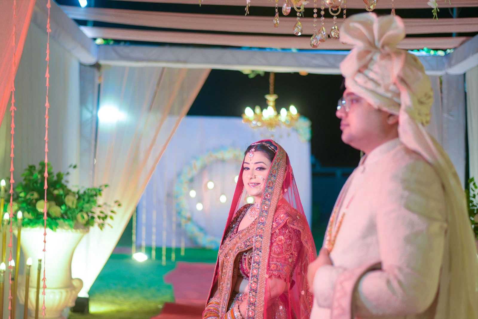 pick-the -best-wedding-photographer.webp